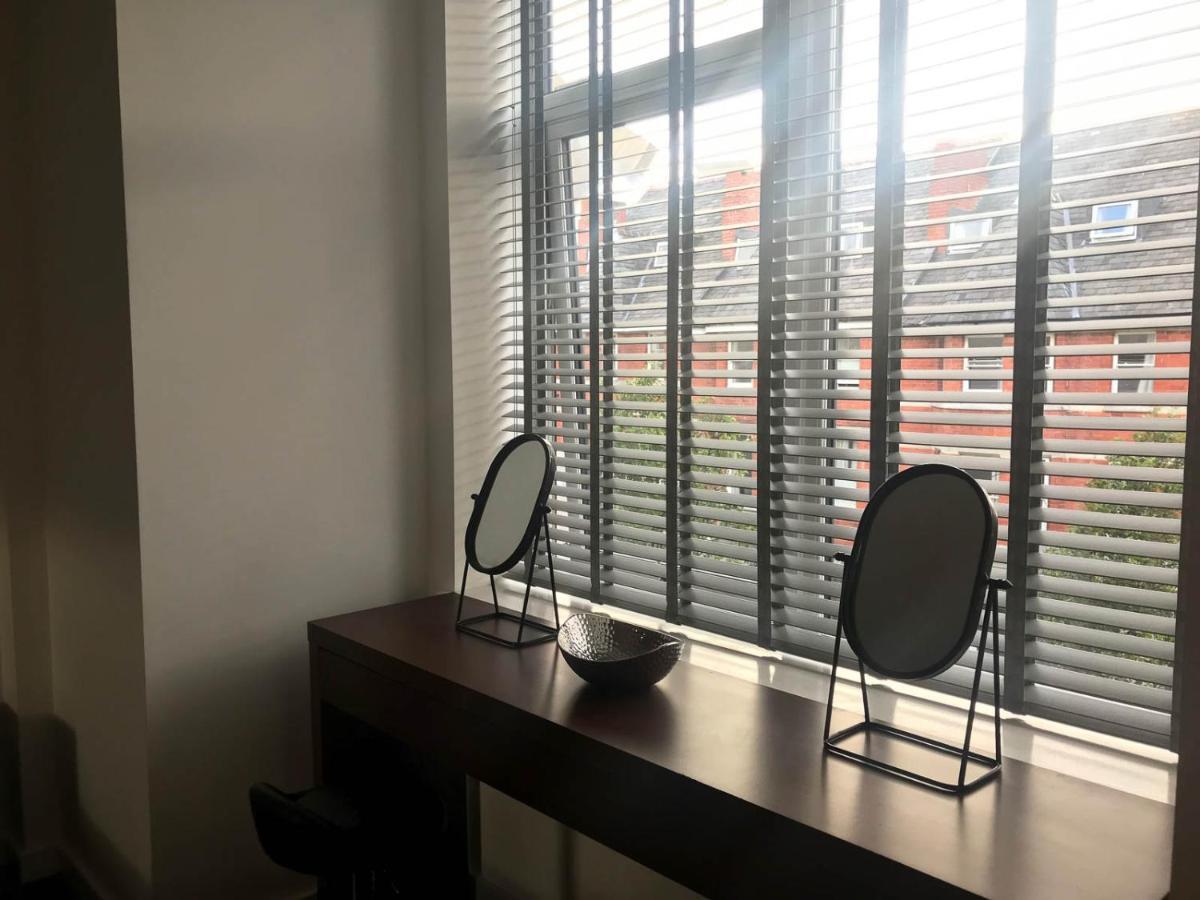 Luxury 1 Bed Apartment In City Centre With Parking Chester Luaran gambar